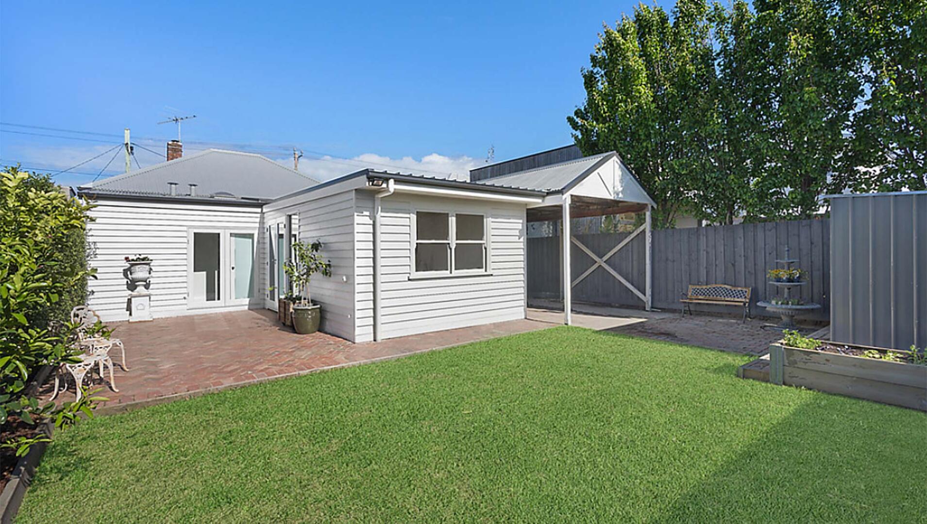 Extension and renovation of a heritage Geelong West Miner's Cottage